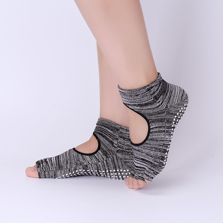 Non-Slip Yoga Socks with Grips - Pilates Yoga Workout 评论和价格